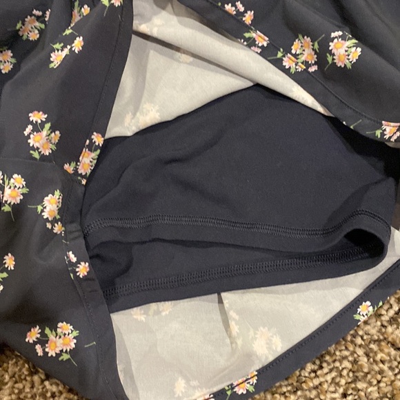 Aerie shorts - Picture 3 of 3